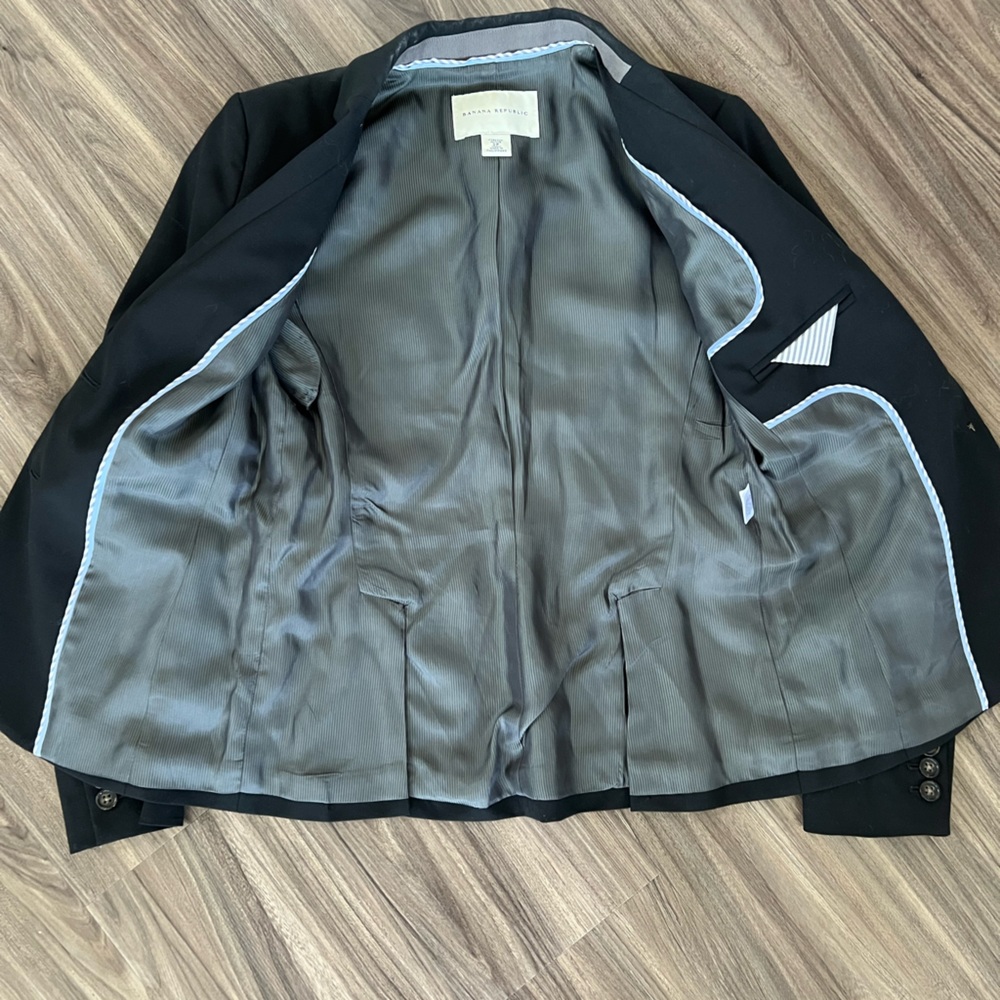 Banana Republic suit jacket - Picture 4 of 8